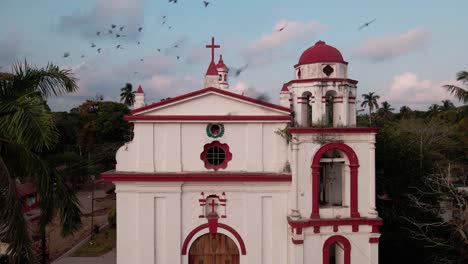Birds-crossing-in-antigua-Church-in-mexico