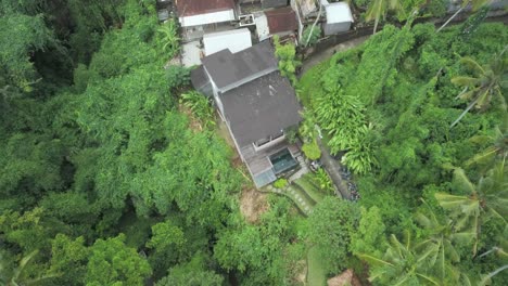 Aerial-View-of-Luxury-Villa-and-Dense-Tropical-Vegetation-in-Ubud,-Bali-Island,-Indonesia
