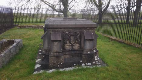A-close-up-of-the-tomb-of-King-James-III-of-Scotland-and-his-Queen,-Queen-Margaret-of-Denmark