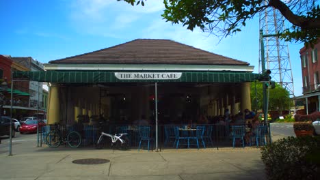 Das-Marktcafé-Im-New-Orleans-French-Quarter-Ist-Den-Ganzen-Tag-über-Außen