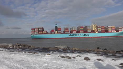 Marstal-Maersk-Camino-Al-Puerto-De-Rotterdam-Lleno-De-Contenedores