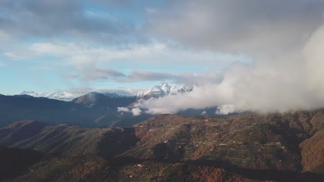 Berggipfel-Mit-Schnee-Luftaufnahme