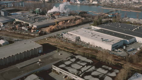 Luftdrohnenaufnahme-Eines-Industriegebiets-Im-Großraum-Vancouver