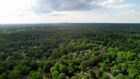 Luftaufnahme-Der-Skyline-Von-Charlotte-Von-Matthews,-North-Carolina