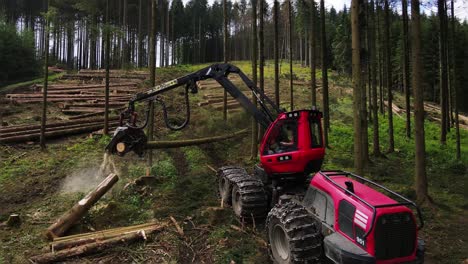 Holzeinschlagsausrüstung,-Forstwirtschaftsmaschine