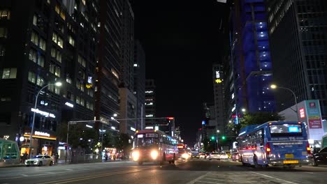 Weitwinkelaufnahme-Des-Bezirks-Gangnam-Bei-Nacht
