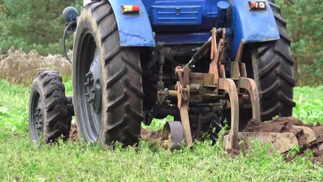 'Belarus'-is-a-series-of-four-wheeled-tractors-produced-since-1950-at-Minsk-Tractor-Works