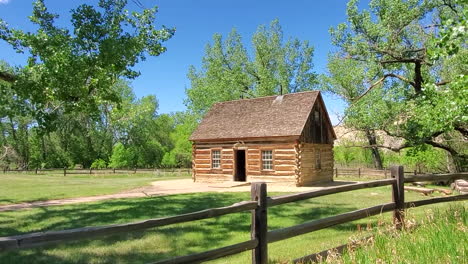 Butch-Cassidy-Childhood-Home,-Log-Cabin-in-Circleville,-Utah-USA