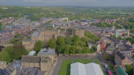 Panoramablick-über-Die-Burg-Und-Die-Historische-Mittelalterliche-Stadt-Durham-Von-Der-Spitze-Des-Zentralen-Turms-Der-Kathedrale