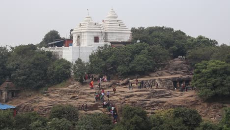 The-Udayagiri-and-Khandagiri-Caves-and-temple-in-Bhubaneswar,-India