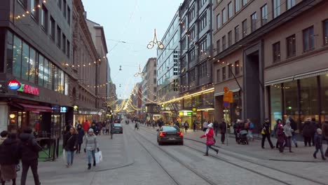 Finnland,-Helsinki-Straßenansicht-In-Der-Innenstadt-Vor-Weihnachten