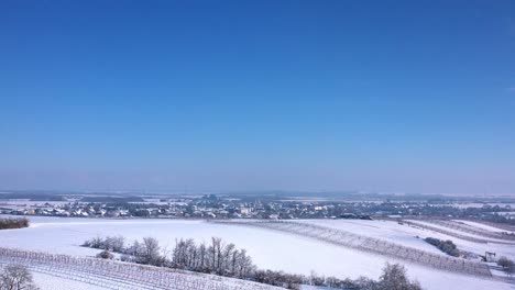 Idyllic-View-Of-Snowy-Landscape-At-The-Countryside-Wine-Region-In-Zistersdorf,-Lower-Austria