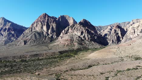 Luftanflug-Auf-Die-Berge-Von-Nevada-Im-Red-Rock-National-Conservation-Area-In-Der-Nähe-Von-Las-Vegas,-Nevada