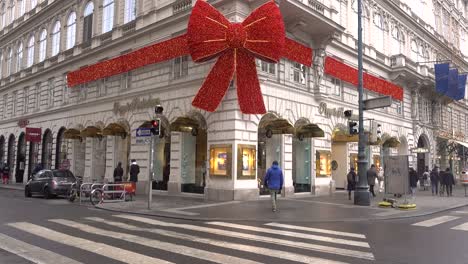 Ribbon-decorated-store-during-Christmas-Time-in-Vienna,-Austria