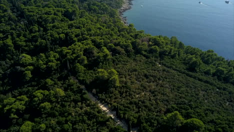 Isla-Lokrum-En-Croacia-Filmada-Desde-El-Aire