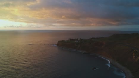 Afternoon-drone-view-from-the-coast-and-half-sunset-moment-of-Palos-Verdes-Estates,-California