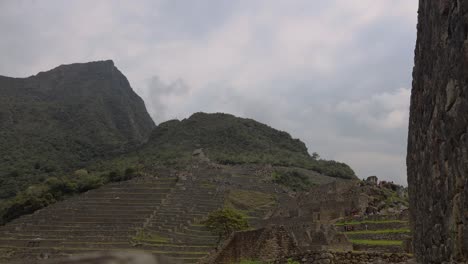 Timelaps-of-People-visition-Machu-Picchu-near-Cusco-in-Peru,-South-America