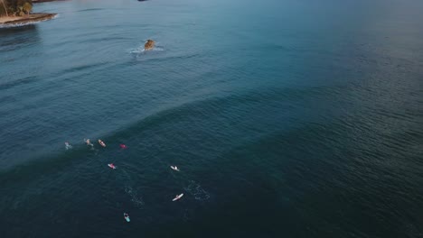 Drone-shot-of-a-beach-on-the-North-Shore-of-hawaii