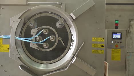 Nahaufnahme-Einer-Hochleistungs-Industriewaschmaschine