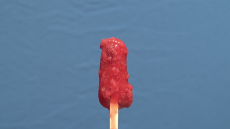 Time-lapse-closeup-of-an-ice-pop-melting