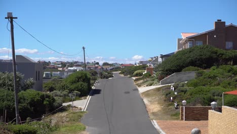 Straßenansicht-Einer-Straße-Im-Küstendorf-De-Kelders-In-Südafrika