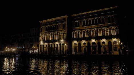 Venecia-Durante-La-Noche