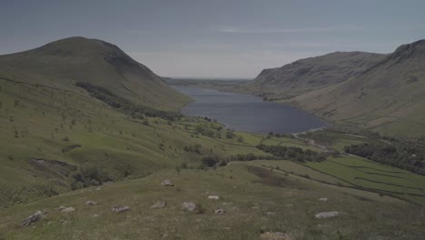 Impressive-natural-landscape-of-Lake-District-national-park-in-the-region-of-Cumbria,-England
