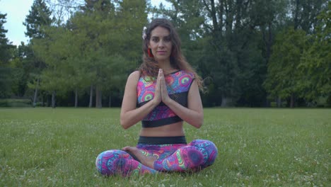 Yoga-Einfache-Pose,-Auch-Bekannt-Als-Sukhasana