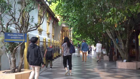 Walking-peacefully-through-Doi-Suthep-Temple-in-Chiang-Mai,-Thailand