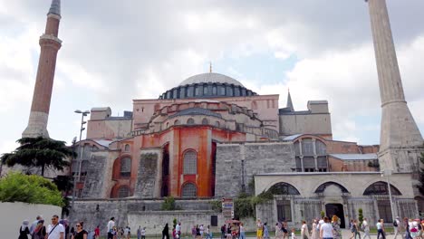 Vista-Exterior-Del-Museo-Hagia-Sophie-Que-Se-Ubica-En-Estambul,-Turquía