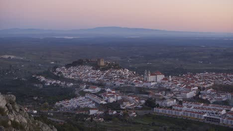Castelo-De-Vide-En-Alentejo,-Portugal-Desde-Las-Montañas-Serra-De-Sao-Mamede