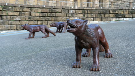 Sculpture-installation-Wolves-Coming-by-Liu-Ruowang,-Florence
