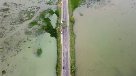 Imágenes-De-Drones-4k-Hambantota-Road-En-El-Lago,-Sri-Lanka