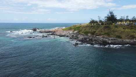 Wunderschöne-Küstenlandschaft-Der-Insel-Hawaii-–-Luftaufnahme