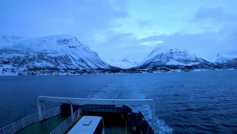 Ferry-Cruising-in-the-sea-waters-in-wintertime-in-Lapland-Finland-Hyper-Lapse