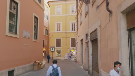 First-person-pov-of-Via-dei-Pastini-and-people-in-Rome-center