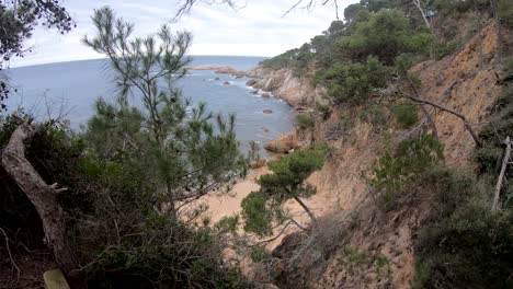 Wilde-Landschaft-Mit-Klippen-An-Der-Katalanischen-Küste