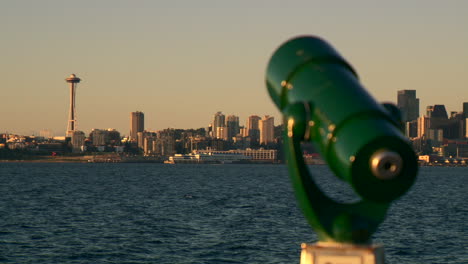 Viewfinder-telescope-overlooking-Seattle-skyline-with-rack-focus-to-the-Space-Needle
