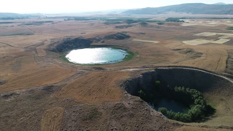 sivas-zara-kizilcan-crater-lake