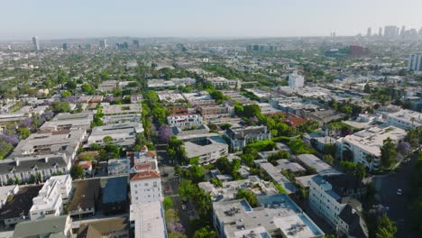 Aerial-Footage-Over-Residential-Neighborhood-in-Los-Angeles,-California-on-Sunny-Day
