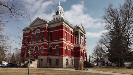 Historisches-Gerichtsgebäude-Des-Eaton-County-In-Charlotte,-Michigan