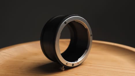 Lens-adapter-on-a-rotating-platform