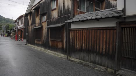 Omihachiman-Shinmachi-Street,-Traditional-Merchant-Houses-in-Japan