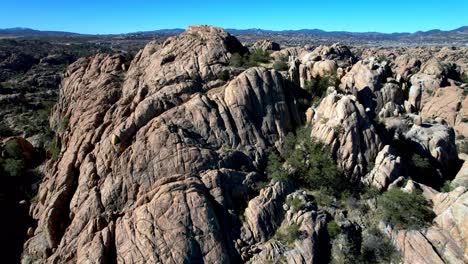 Massive-Rote-Felsen-In-Der-Nähe-Von-Prescott,-Arizona