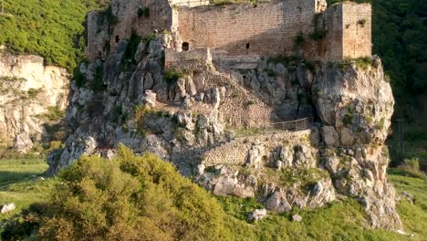 Aufnahme-Der-Fabelhaften-Rumänischen-Festung-Mseilha,-Batroun,-Libanon,-Naher-Osten