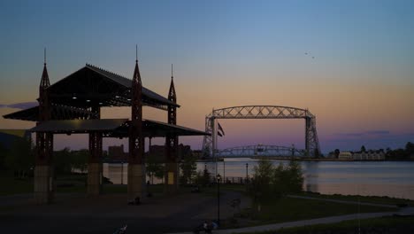 Dusk-to-night-timelapse-of-Duluth-Lift-Bridge-in-Minnesota