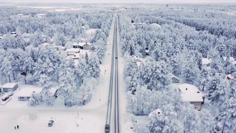 4K-Winterdrohnenlandschaft-In-Kuusamo,-Finnland