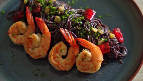 stir-fried-black-spaghetti-with-garlic-and-shrimps