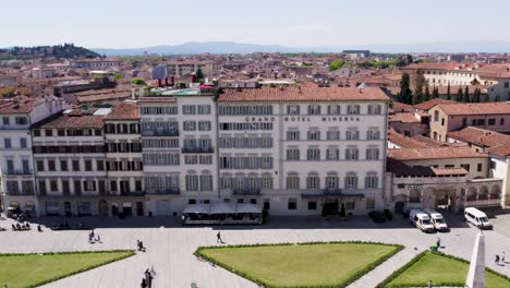 Grand-Hotel-Minerva-in-Florence,-Italy,-Famous-Tourist-Destination