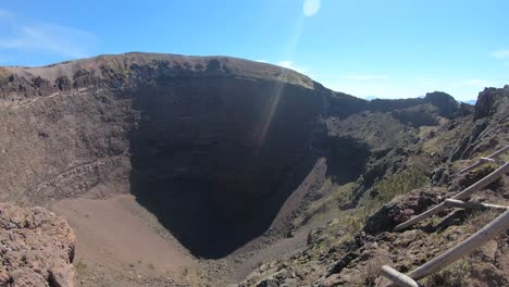 Ver-El-Cráter-Del-Monte-Vesubio
